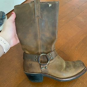 Harness Frye Boots